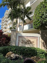 1455 N Treasure Dr, Unit 1C in North Bay Village, FL - Building Photo - Building Photo