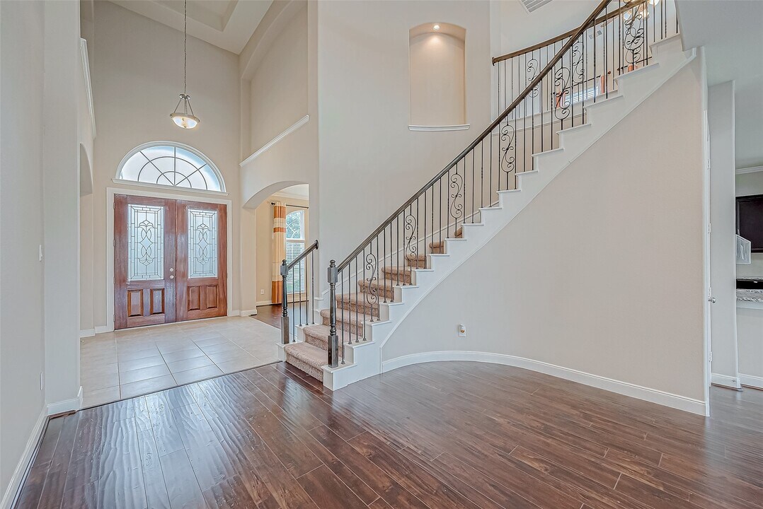 25719 Oakwood Knoll Dr in Katy, TX - Building Photo