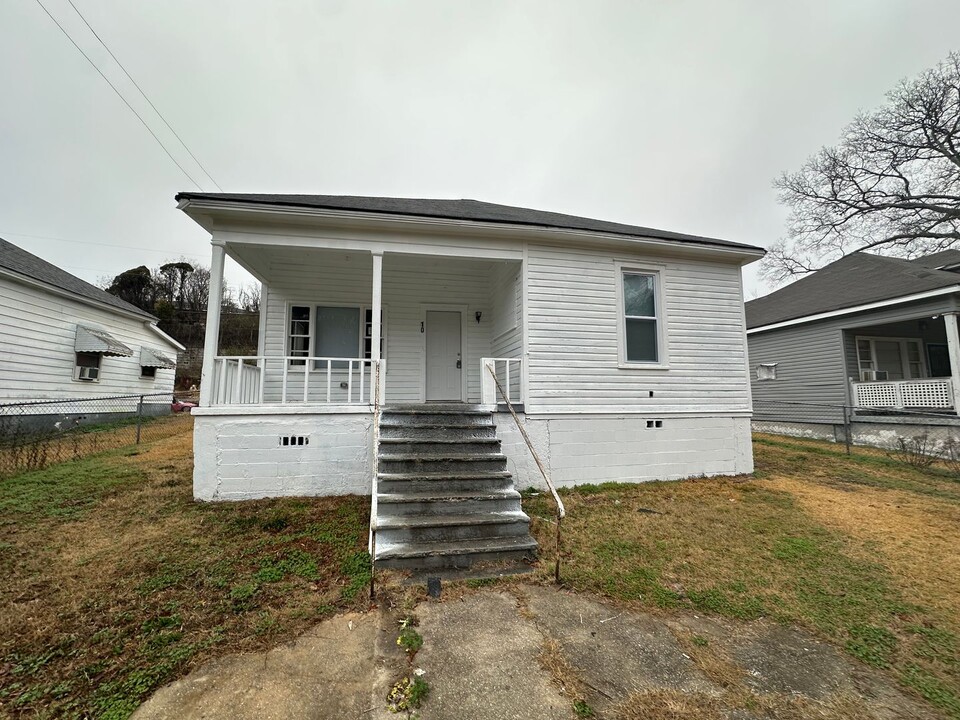 10 Railroad Ave in Anniston, AL - Building Photo