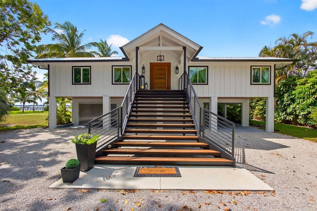 90 NW Alice St in Jensen Beach, FL - Building Photo - Building Photo