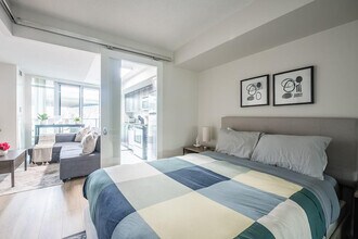 1057 Bastion St, Unit SI ID1390137P in Toronto, ON - Building Photo - Building Photo