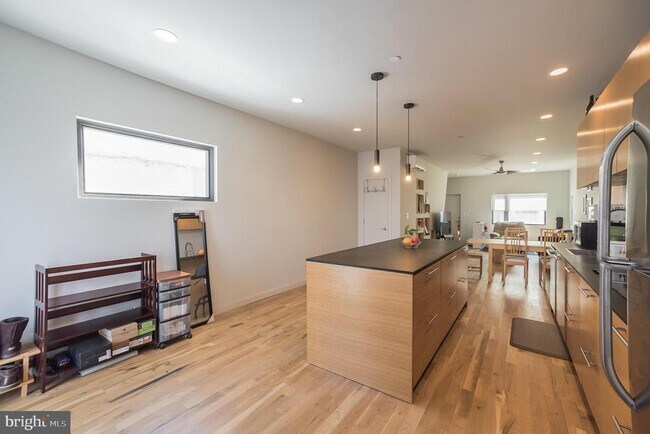 439 Moyer St in Philadelphia, PA - Building Photo - Building Photo