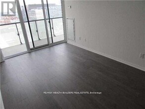 400 Adelaide St E in Toronto, ON - Building Photo - Building Photo