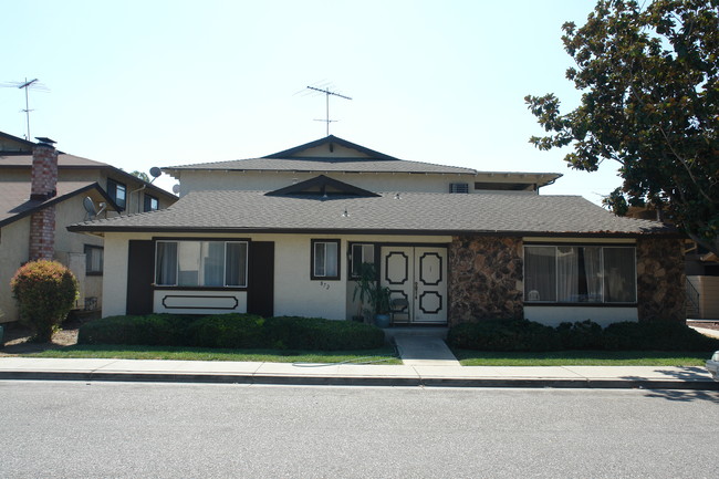 872 Canfield Ct in San Jose, CA - Building Photo - Building Photo