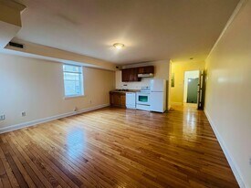 620 S 2nd St, Unit 3R in Philadelphia, PA - Building Photo