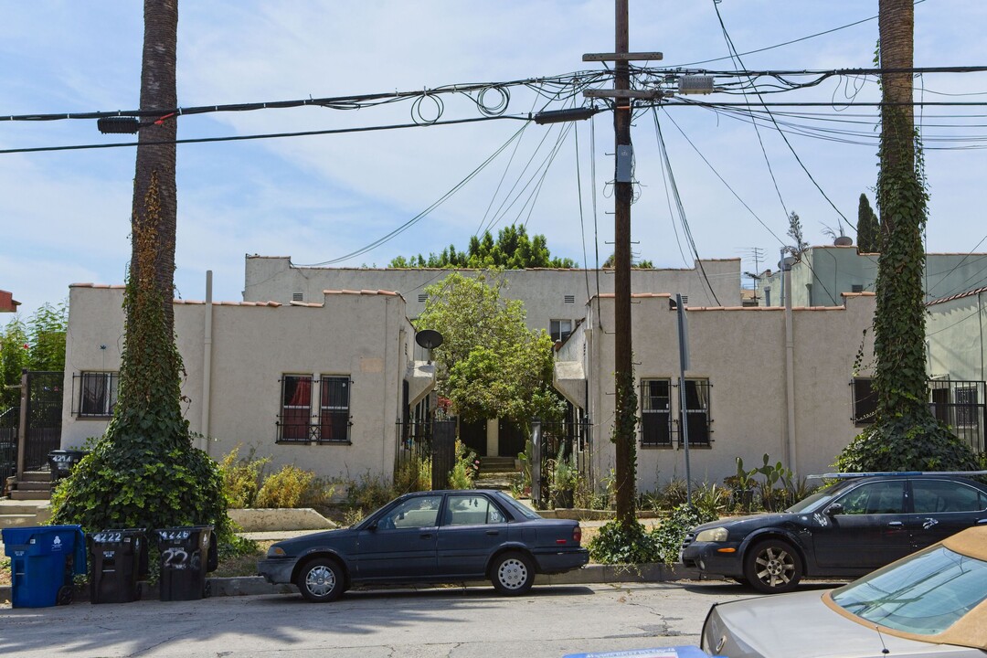 4214 Sunset Dr in Los Angeles, CA - Building Photo