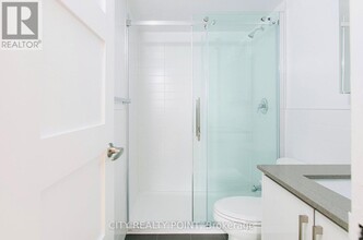 10-510 Shallmar Blvd in Toronto, ON - Building Photo - Building Photo
