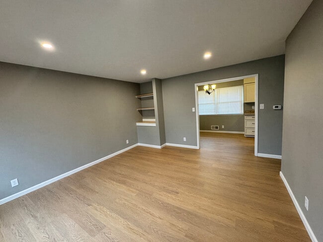 1400 E Hanna Ave in Indianapolis, IN - Foto de edificio - Building Photo