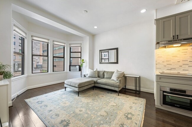 40 St Botolph St in Boston, MA - Building Photo - Building Photo
