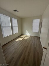 4940 Droubay Dr in Las Vegas, NV - Building Photo - Building Photo