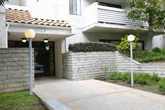 Menorah Terrace in Los Angeles, CA - Building Photo - Building Photo