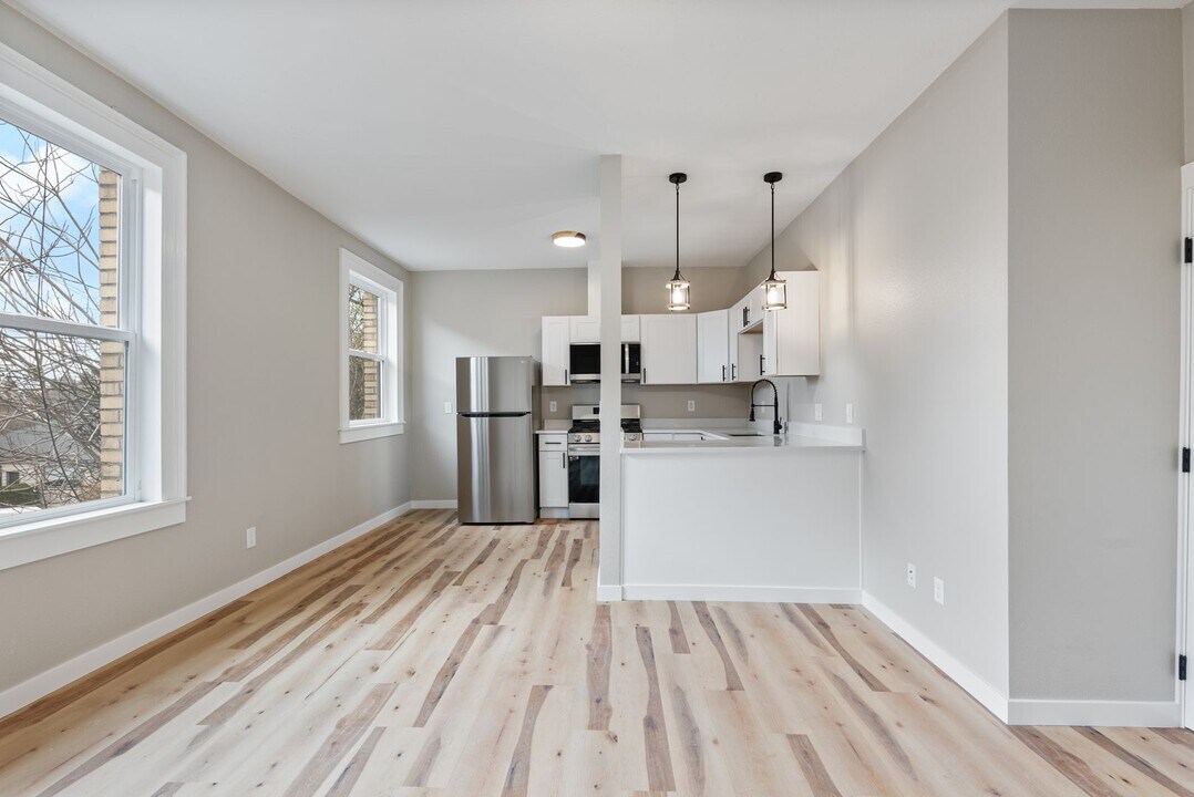 3433 SE Belmont St in Portland, OR - Foto de edificio