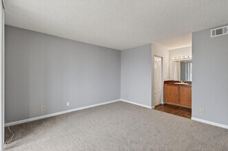 728 Executive Center Dr in West Palm Beach, FL - Building Photo - Building Photo