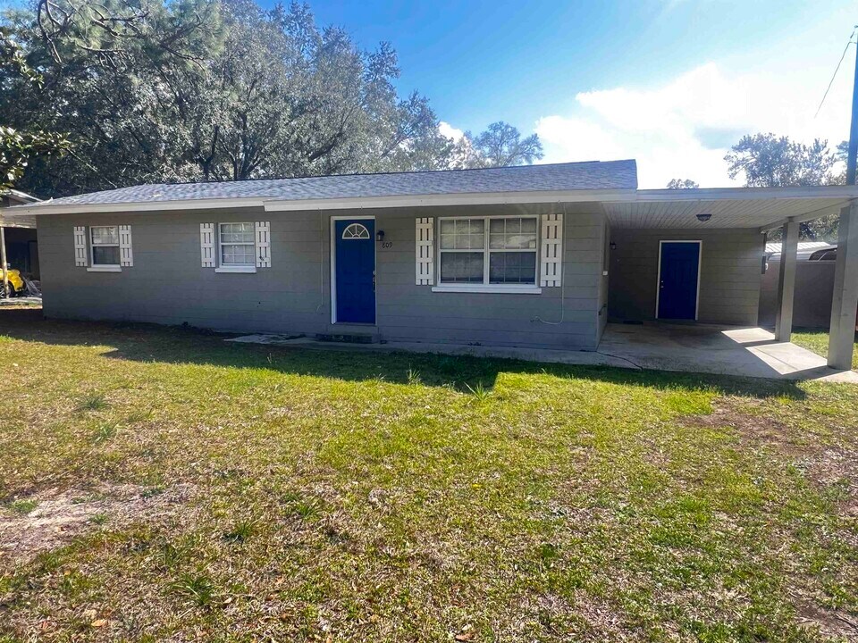 809 Briandav St in Tallahassee, FL - Building Photo