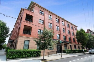 350 7th St in Hoboken, NJ - Building Photo