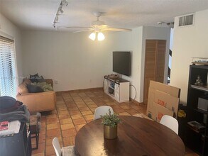 11246 SW 104th St in Miami, FL - Building Photo - Building Photo