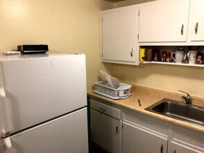 15 Saran Ave in Bedford, MA - Building Photo - Building Photo