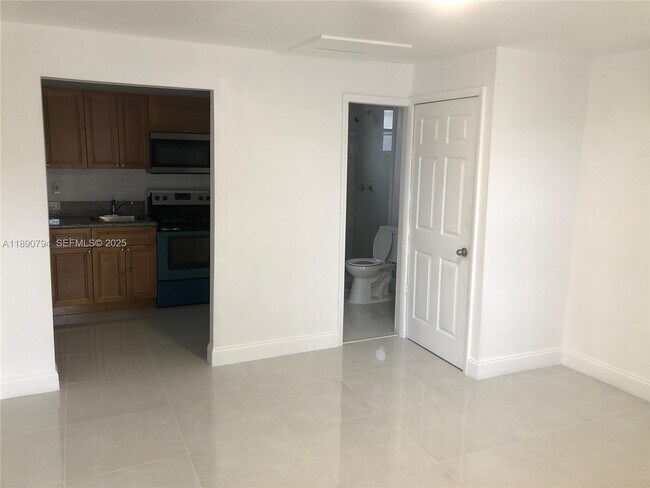 179 NW 69th St in Miami, FL - Building Photo - Building Photo