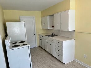 1202 E Clark St in Wichita, KS - Building Photo - Building Photo