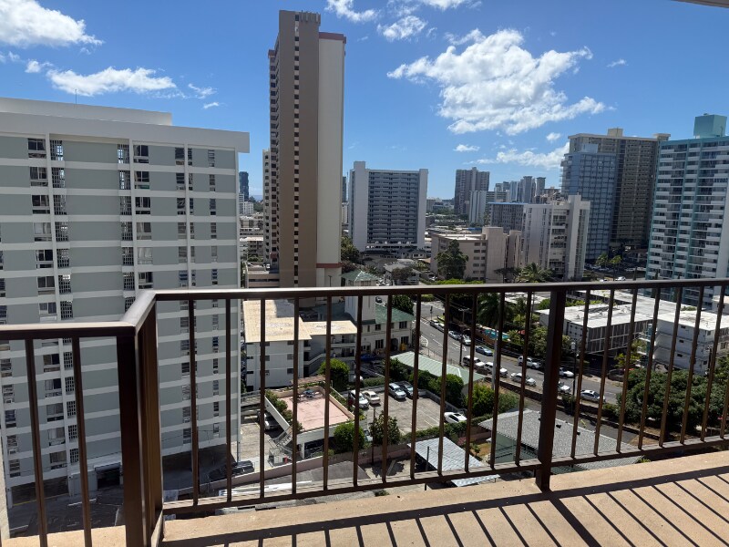 1630 Liholiho St in Honolulu, HI - Building Photo