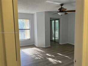 151 SW 95th Ter in Pembroke Pines, FL - Building Photo - Building Photo