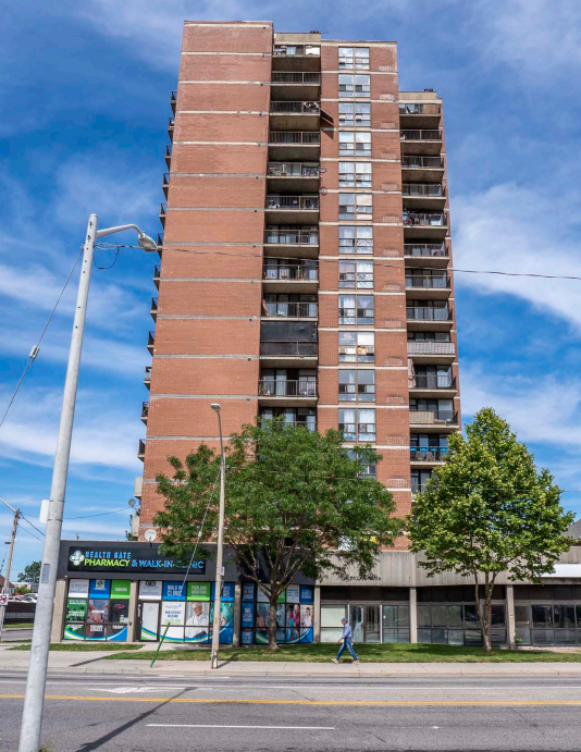 Ouellette Place in Windsor, ON - Foto de edificio