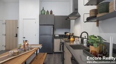 144 Addison St in Boston, MA - Foto de edificio - Building Photo