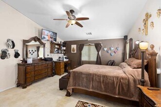 1123 E Avenue K14 in Lancaster, CA - Foto de edificio - Building Photo