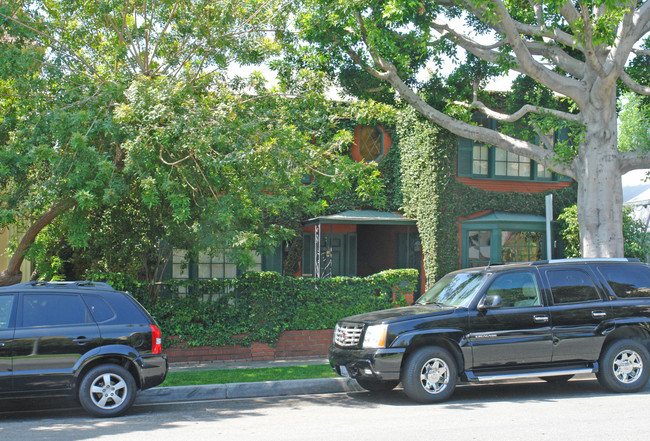 9012 Burton Way in Beverly Hills, CA - Foto de edificio - Building Photo