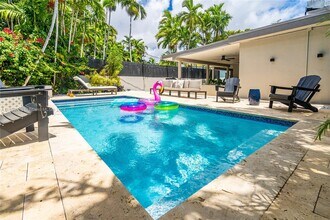 520 SW 22nd Rd in Miami, FL - Building Photo - Building Photo