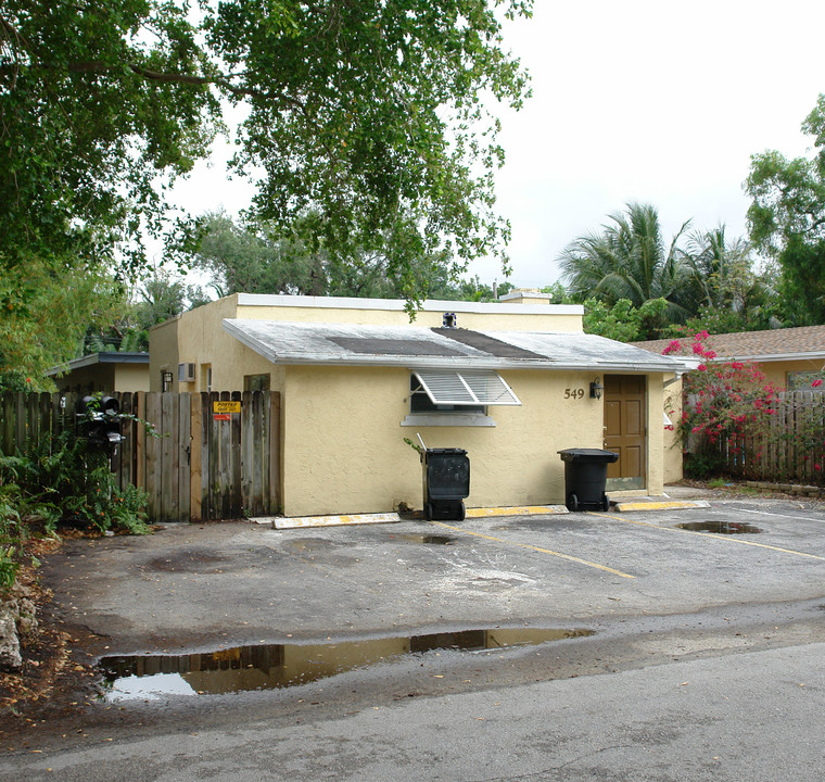 549 SW 13th Ave in Fort Lauderdale, FL - Foto de edificio