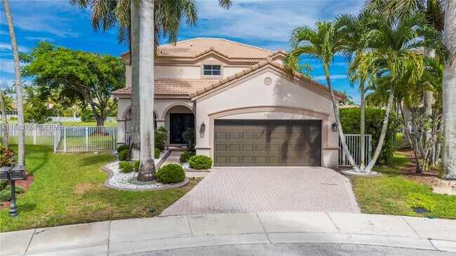 663 Live Oak Ln in Weston, FL - Building Photo - Building Photo