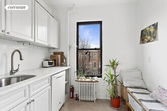 653 Greene Ave in Brooklyn, NY - Building Photo - Building Photo
