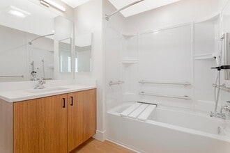 The Millton in Redwood City, CA - Foto de edificio - Building Photo