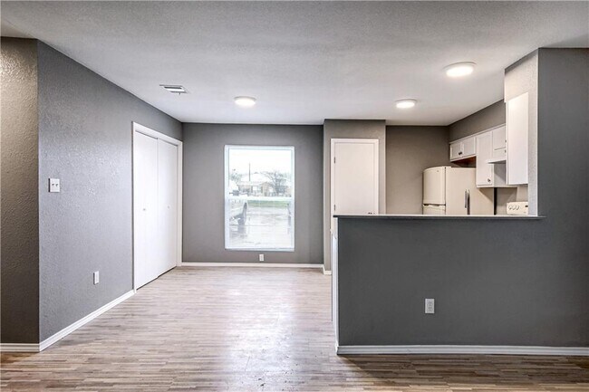 8410 Riverstone Dr-Unit -C in Austin, TX - Building Photo - Building Photo