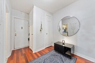 2199 Holland Ave in Bronx, NY - Building Photo - Building Photo
