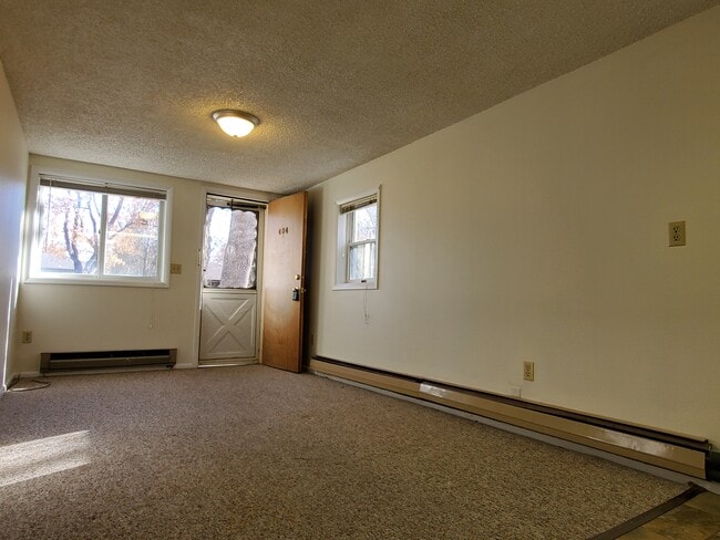 2418 Pine St, Unit #404 in Billings, MT - Building Photo - Building Photo