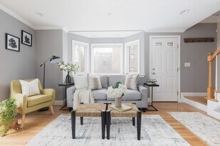 1 Rowen Ct in Boston, MA - Building Photo