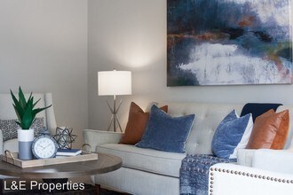 200 E Glendale Ave in Mount Holly, NC - Building Photo - Building Photo