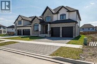 7266 SIlver Creek Cir in London, ON - Building Photo