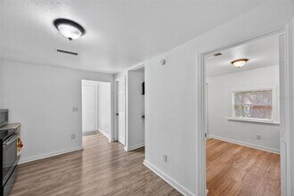 4324 16th Ave S in St. Petersburg, FL - Building Photo - Building Photo