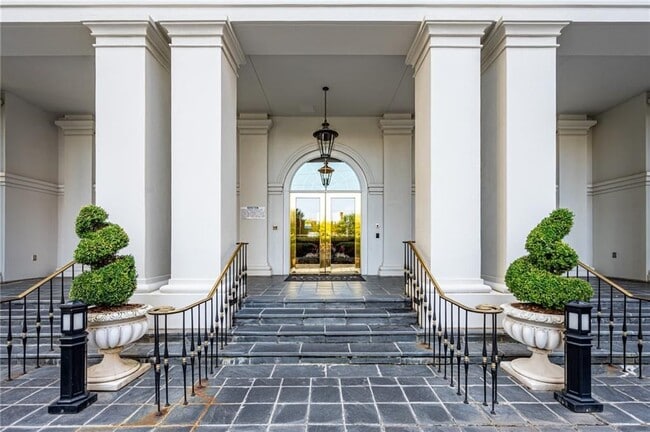 property at 195 14th St NE