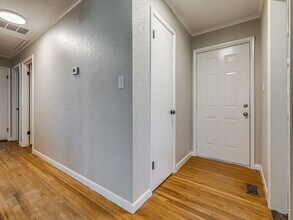 3909 E 51st Pl in Tulsa, OK - Building Photo - Building Photo