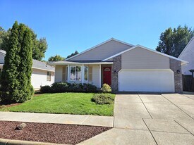 21138 SW Houston Dr in Sherwood, OR - Building Photo