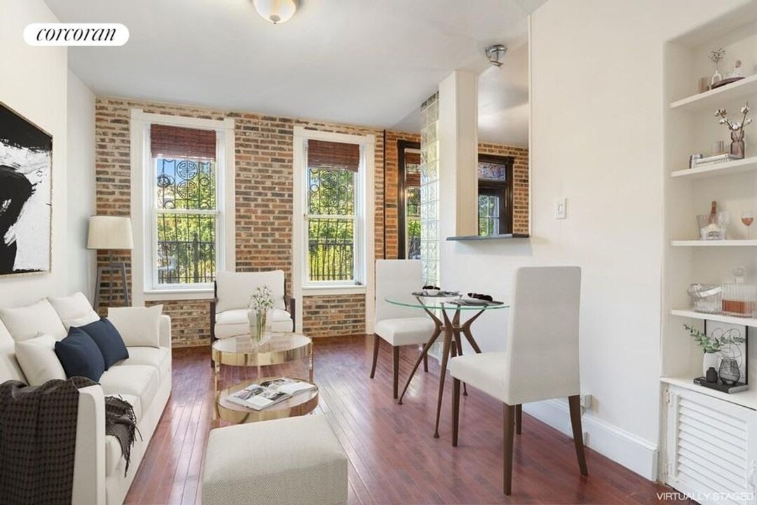 129 Moffat St in Brooklyn, NY - Building Photo