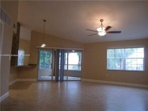 2850 N Oakland Forest Dr in Oakland Park, FL - Building Photo - Building Photo