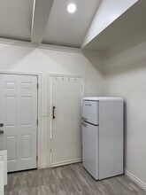 532 S Irving Blvd in Los Angeles, CA - Foto de edificio - Building Photo