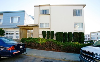 97 Barcelona Ave in San Francisco, CA - Building Photo - Building Photo