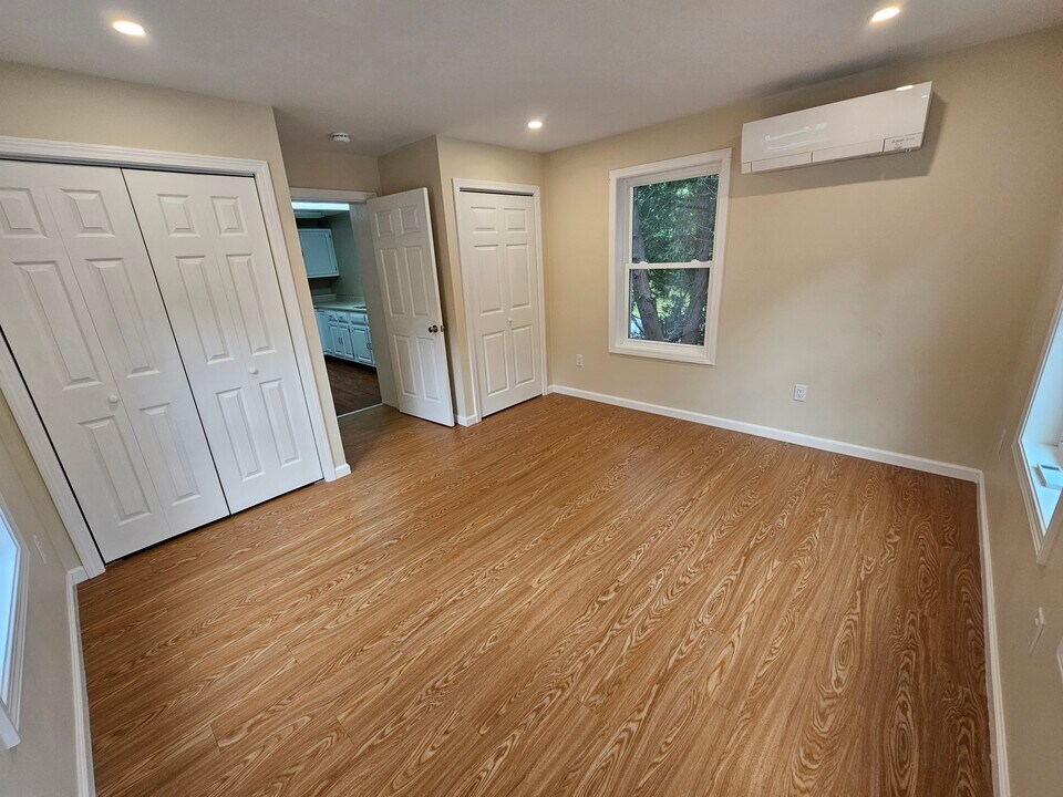 173 Pearl St, Unit A in Essex Junction, VT - Foto de edificio