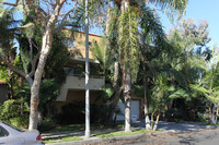 1029 Mira Mar Ave in Long Beach, CA - Foto de edificio - Building Photo